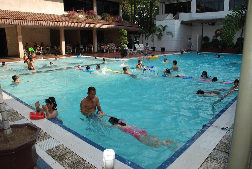 Hotel Sandjaja 巨港 外观 照片