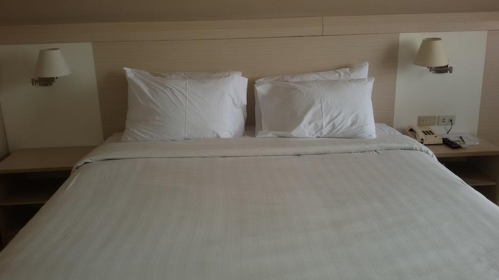 Hotel Sandjaja 巨港 外观 照片