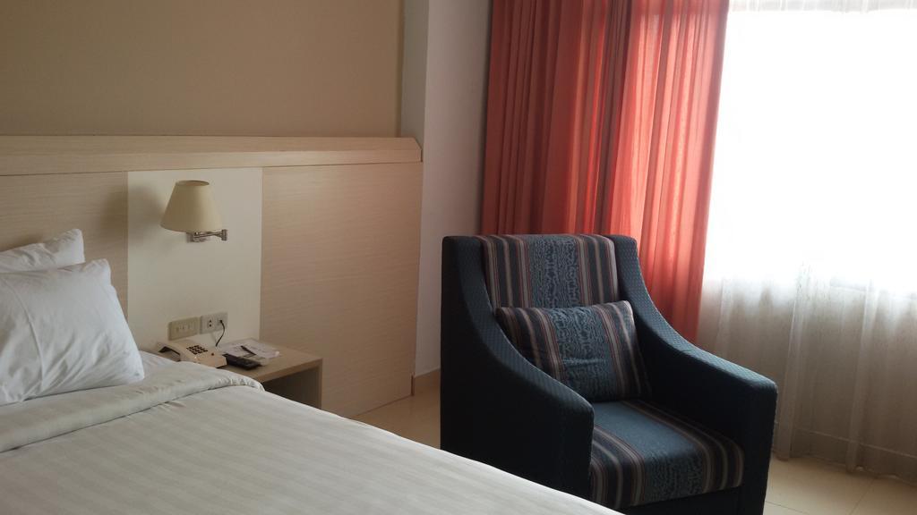 Hotel Sandjaja 巨港 外观 照片
