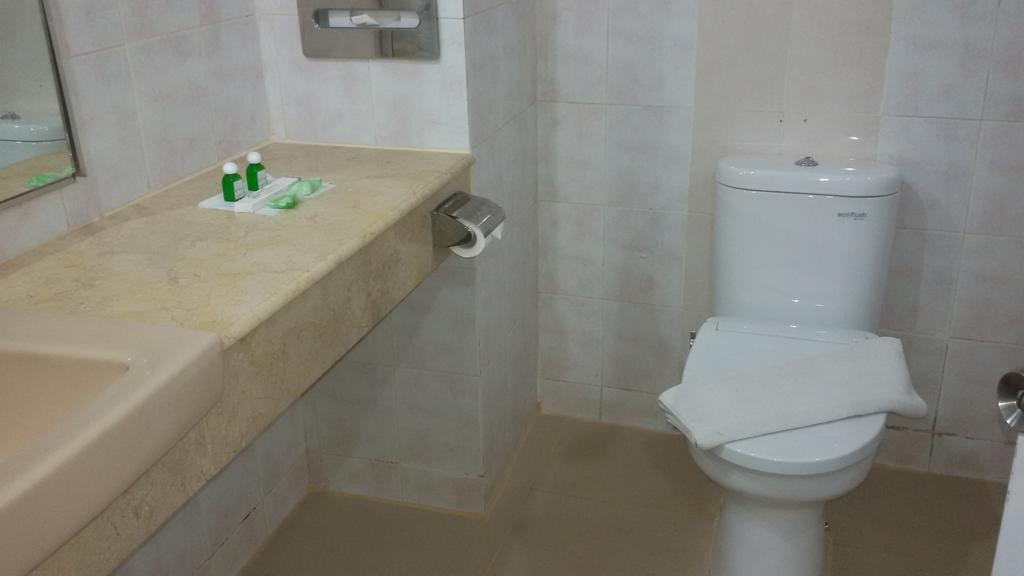 Hotel Sandjaja 巨港 外观 照片