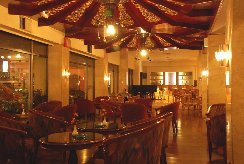 Hotel Sandjaja 巨港 外观 照片