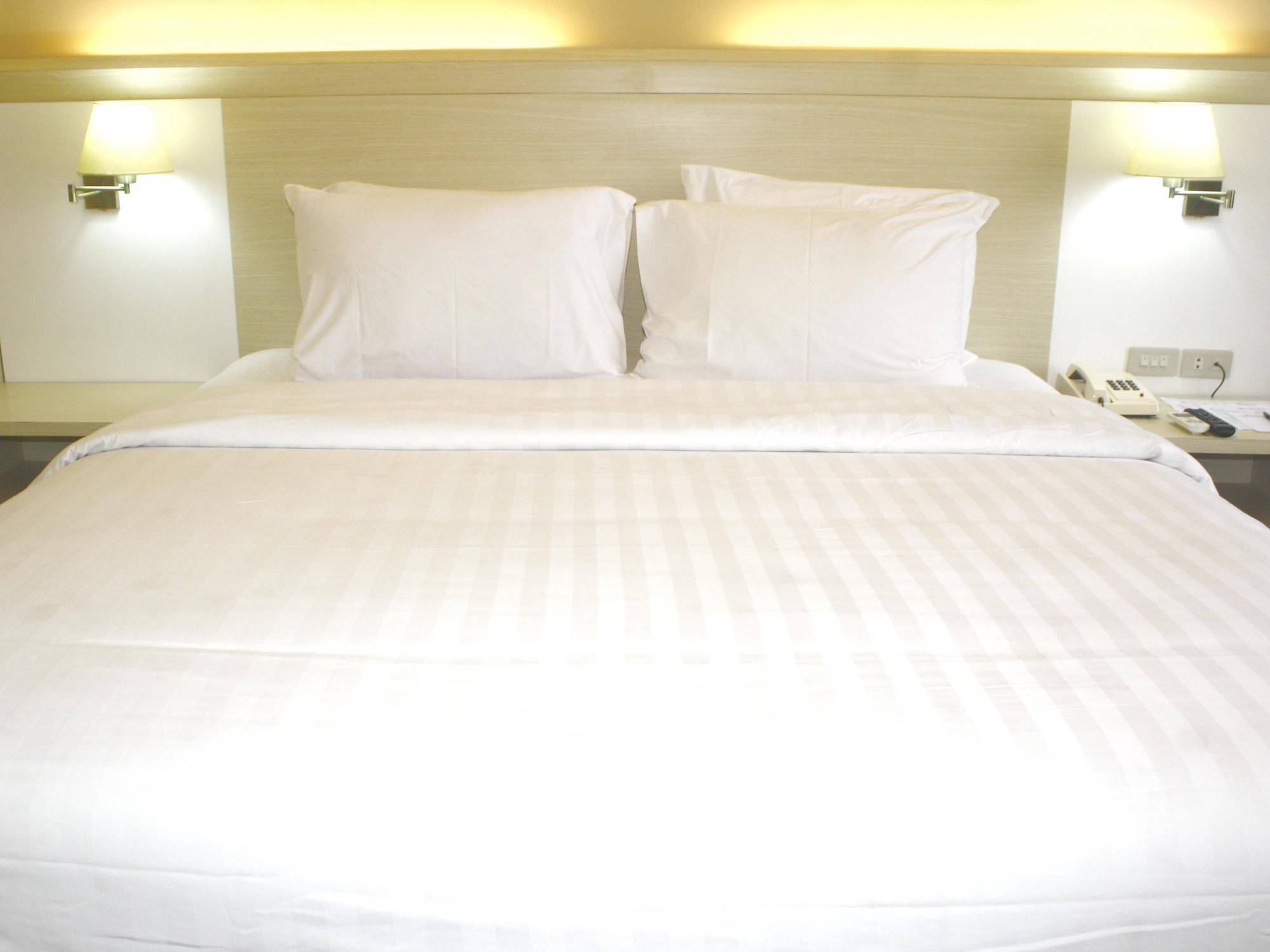 Hotel Sandjaja 巨港 外观 照片