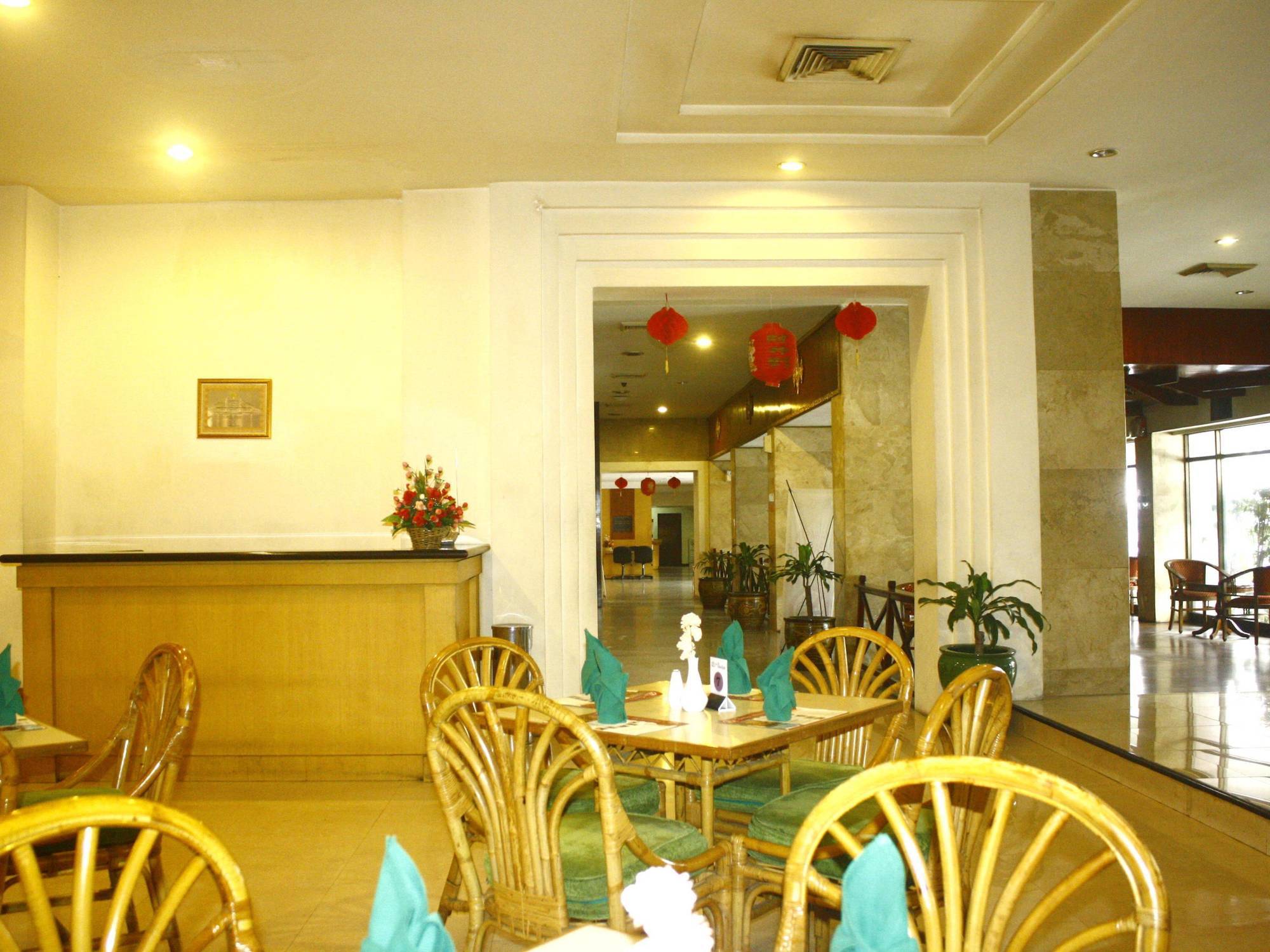 Hotel Sandjaja 巨港 外观 照片