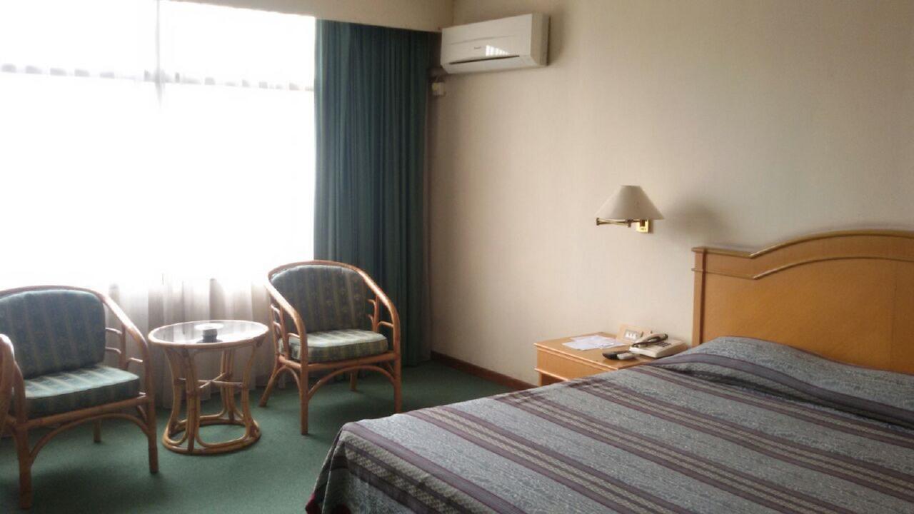Hotel Sandjaja 巨港 外观 照片