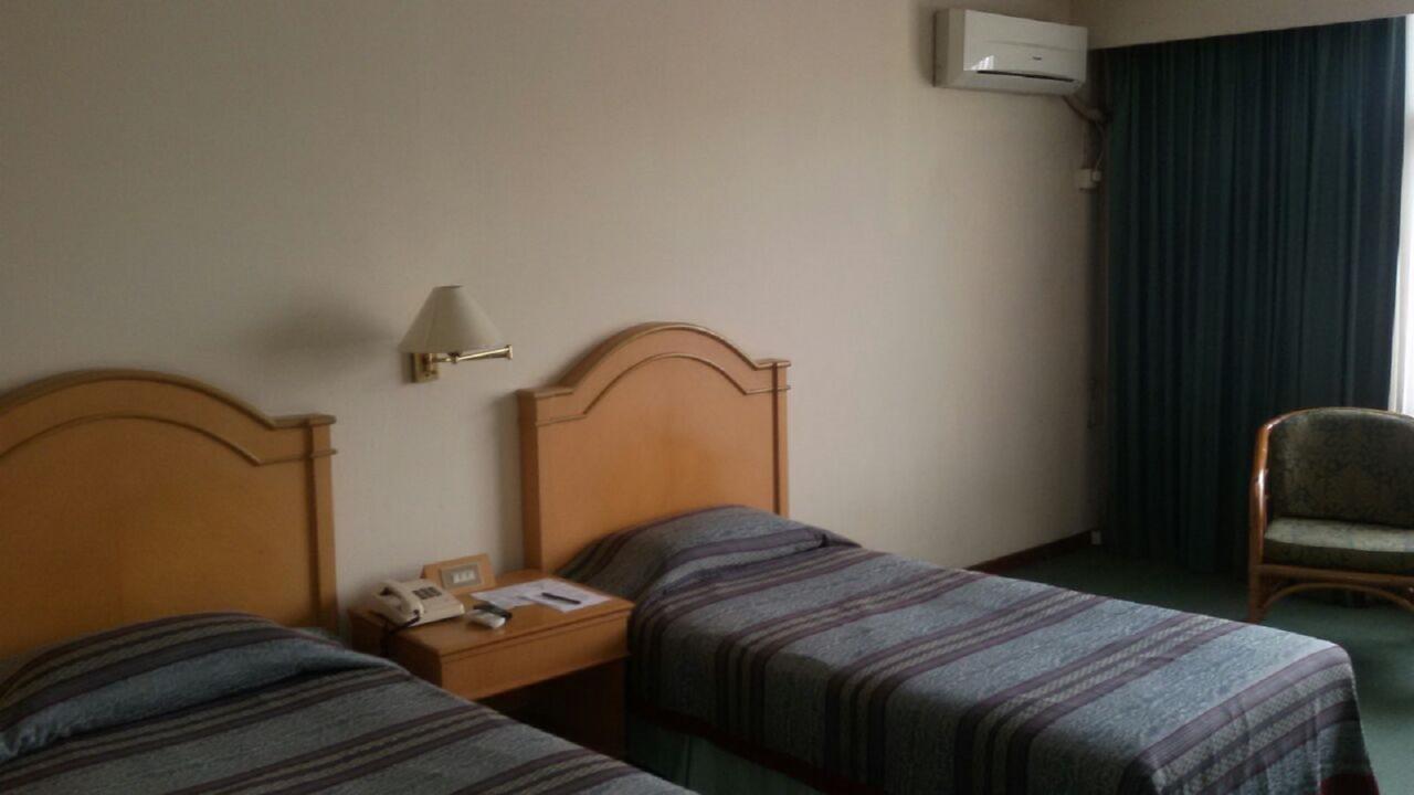 Hotel Sandjaja 巨港 外观 照片
